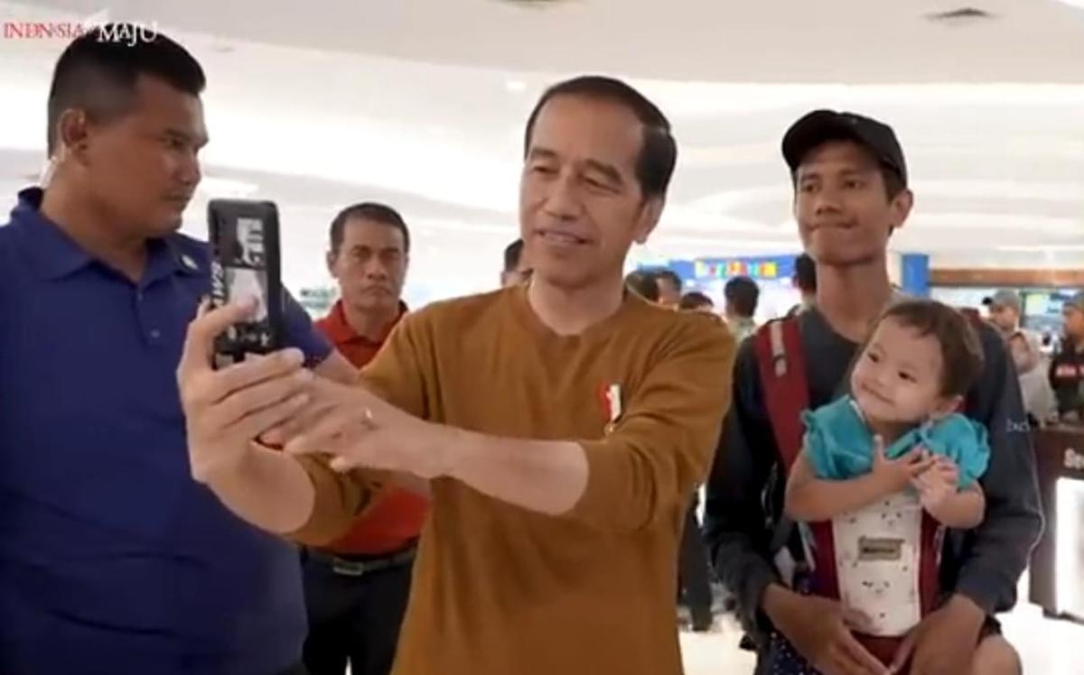 Mentan Amran Dampingi Jokowi Kunjungi Pusat Perbelanjaan di Banyumas