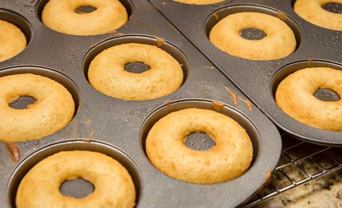 Cocok Jadi Camilan Sehat, Ini Resep Donat Ubi Jalar Panggang