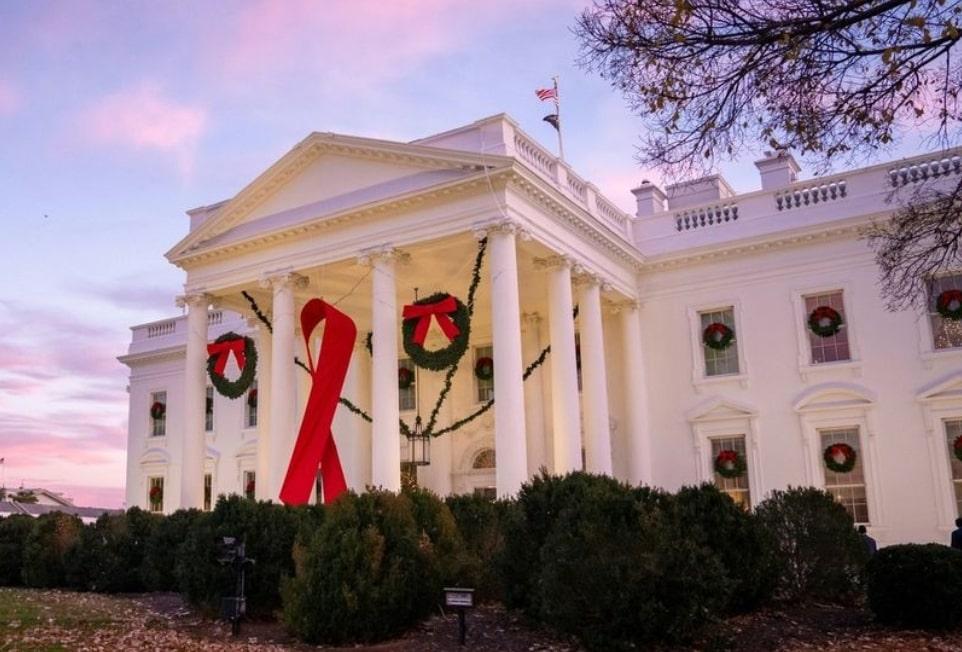 Polisi Tahan Sopir Tabrakkan Mobilnya ke Gerbang Kompleks Gedung Putih