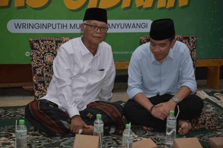 Kiai Anwar Iskandar Dukung Prabowo-Gibran: Ingin Indonesia Selamat, Ingin Pondok Pesantren Selamat