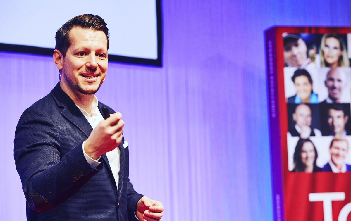 Dosen Komunikasi Stanford: Trik Ini Bisa Bikin Tampil Cerdas saat Public Speaking