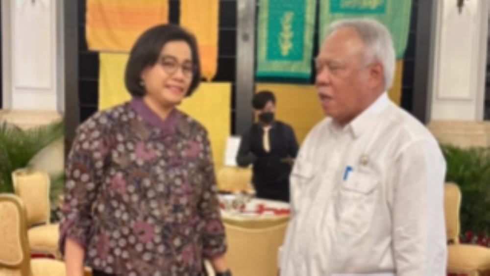 Sri Mulyani Pamer 'Reels' Ngobrol Bareng Basuki Hadimuljono, Tepis Isu Bujukan Mundur Faisal Basri?