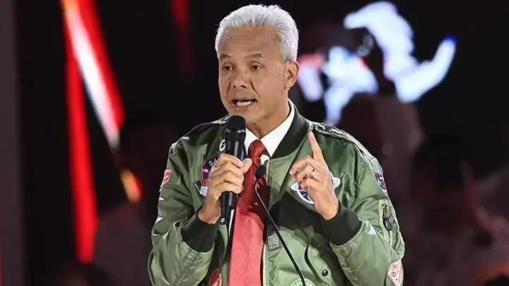 Ganjar Setuju Alat Peraga Kampanye Berantakan Ditertibkan: Ganggu Keindahan Kota
