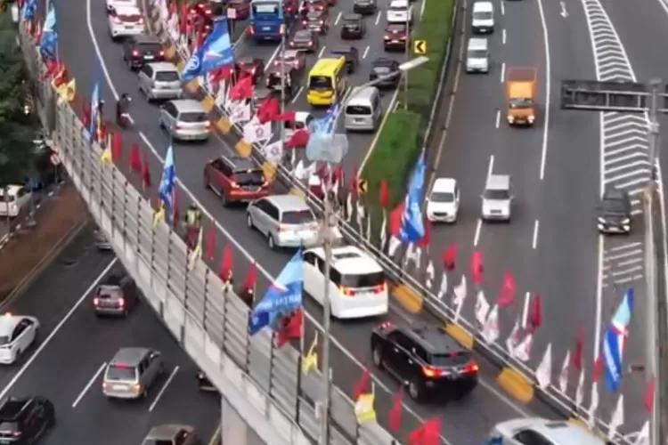 Satpol PP DKI Singgung Larangan Pemasangan di Flyover Buntut APK Parpol 'Slebor'