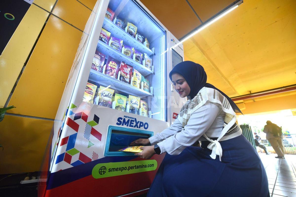 Perluas Pasar UMKM, Sinergi Pertamina-KAI Luncurkan Vending Machine di Stasiun Gondangdia