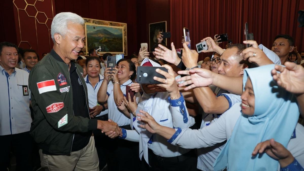 Gibran Ogah Ambil Pusing Ganjar Kampanye ke PT Sritex di Hari yang Sama