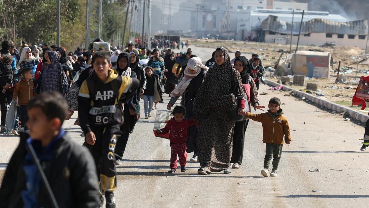 Zionis Israel Usir Paksa Pengungsi Palestina dari Kamp Pengungsian PBB di Khan Younis