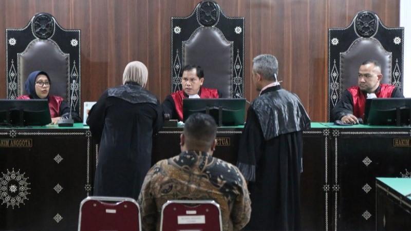 PN Mataram Gelar Sidang Perdana Kades Langko Kampanyekan Istrinya yang Nyaleg