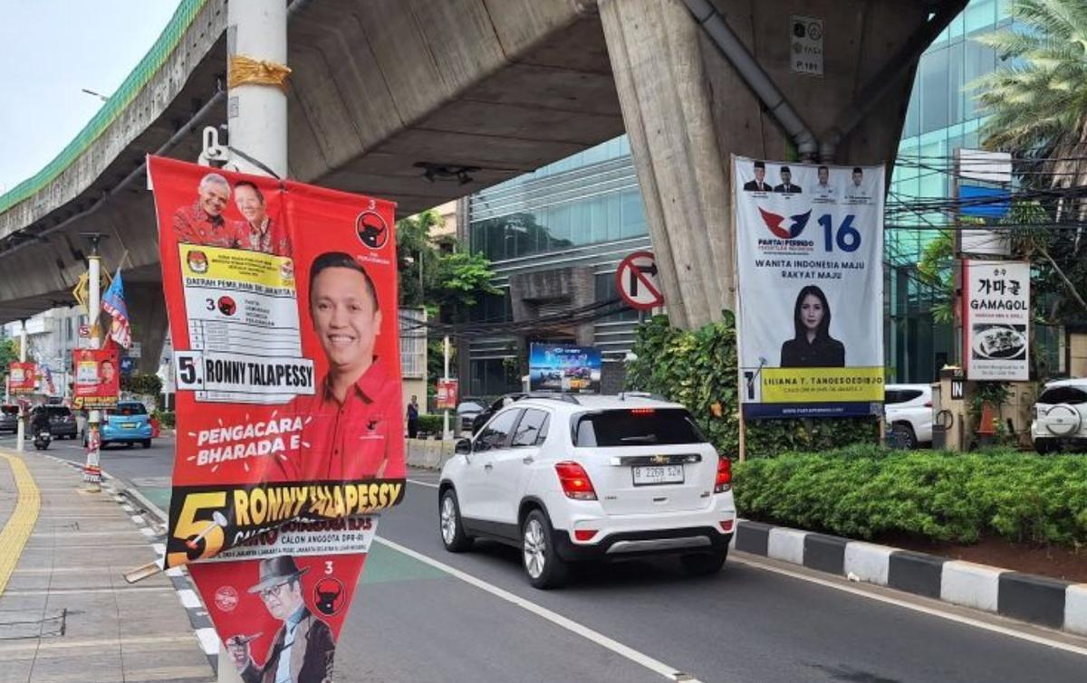 Warga Boleh Copot Baliho Capres-Caleg di Masa Tenang