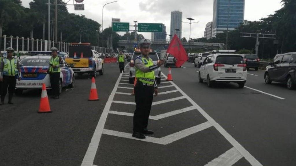 Apdesi Demo di Depan DPR, Jalan Gatsu Ditutup