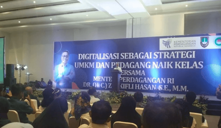 Zulhas Bantah Colong Kampanye di Kemendag: Itu Pertemuan dengan Pedagang