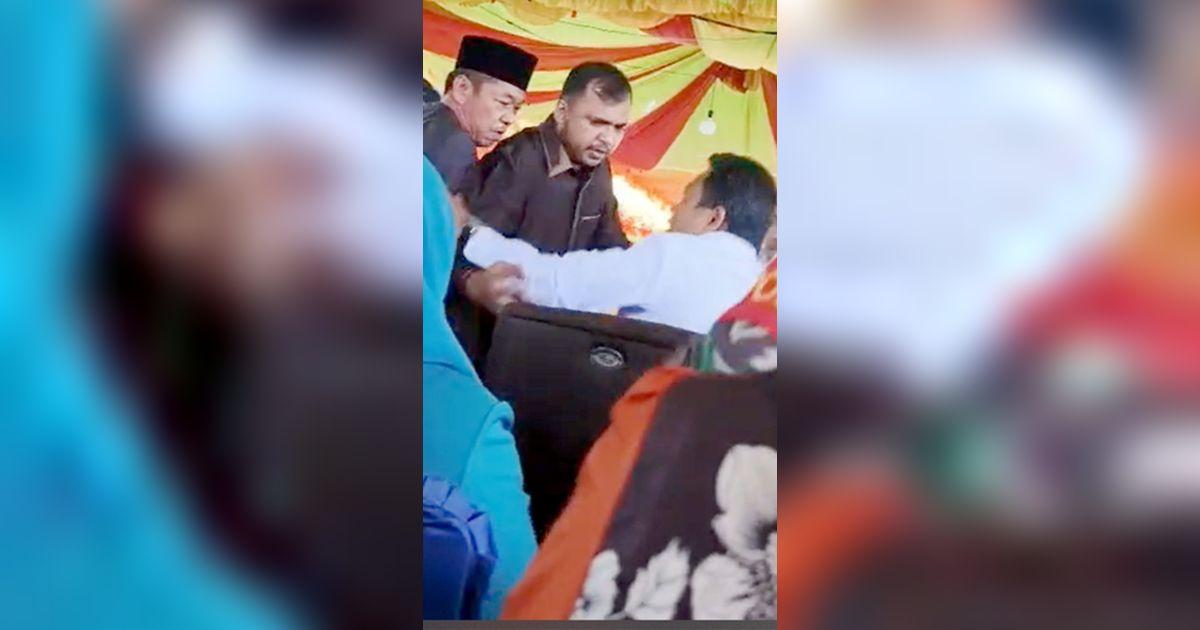 Bikin Malu! Bupati dan Wabup Rohil Cekcok Mulut Nyaris Adu Jotos di Depan Publik
