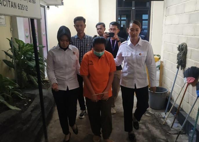 Polisi Bongkar Modus Ayu Bunuh Ayah Siswa MTs Pacitan Pakai Sianida