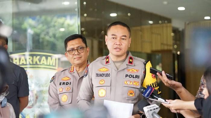 Respon Polri soal Beredar Buletin Digital Kapolri Menangkan Capres 02: Berita Bohong