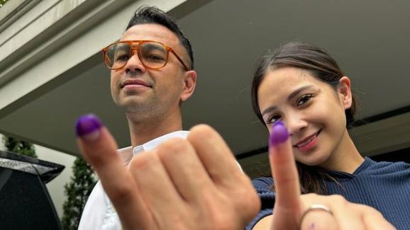 Keluarga Raffi Ahmad hingga Ayu Ting Ting Nyoblos Pemilu 2024 di Depok