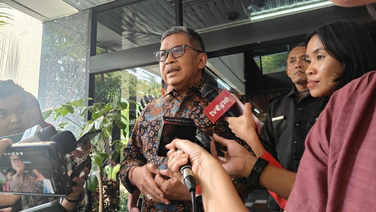 Hasto Bawa-bawa Film 'Dirty Vote' soal Jokowi Mau 'Jembatani' Semua Pihak