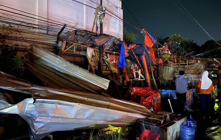 31 Warga Luka Akibat Angin Puting Beling di Sumedang dan Bandung