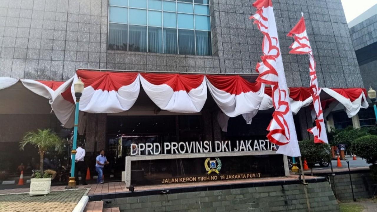 Wow! Pemprov Anggarkan Rp 3 Miliar buat Baju Dinas DPRD DKI