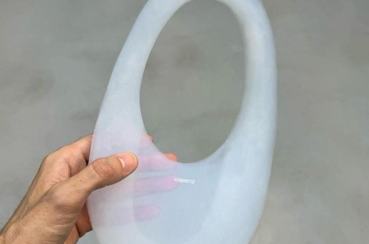 Ada-ada Saja, Tas Ini Terbuat dari 99% Udara