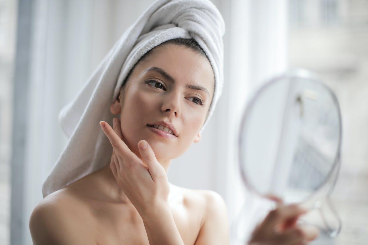 Tak Hanya Malam Hari, Retinol juga Bisa Dipakai Siang Hari dengan Aturan Ini