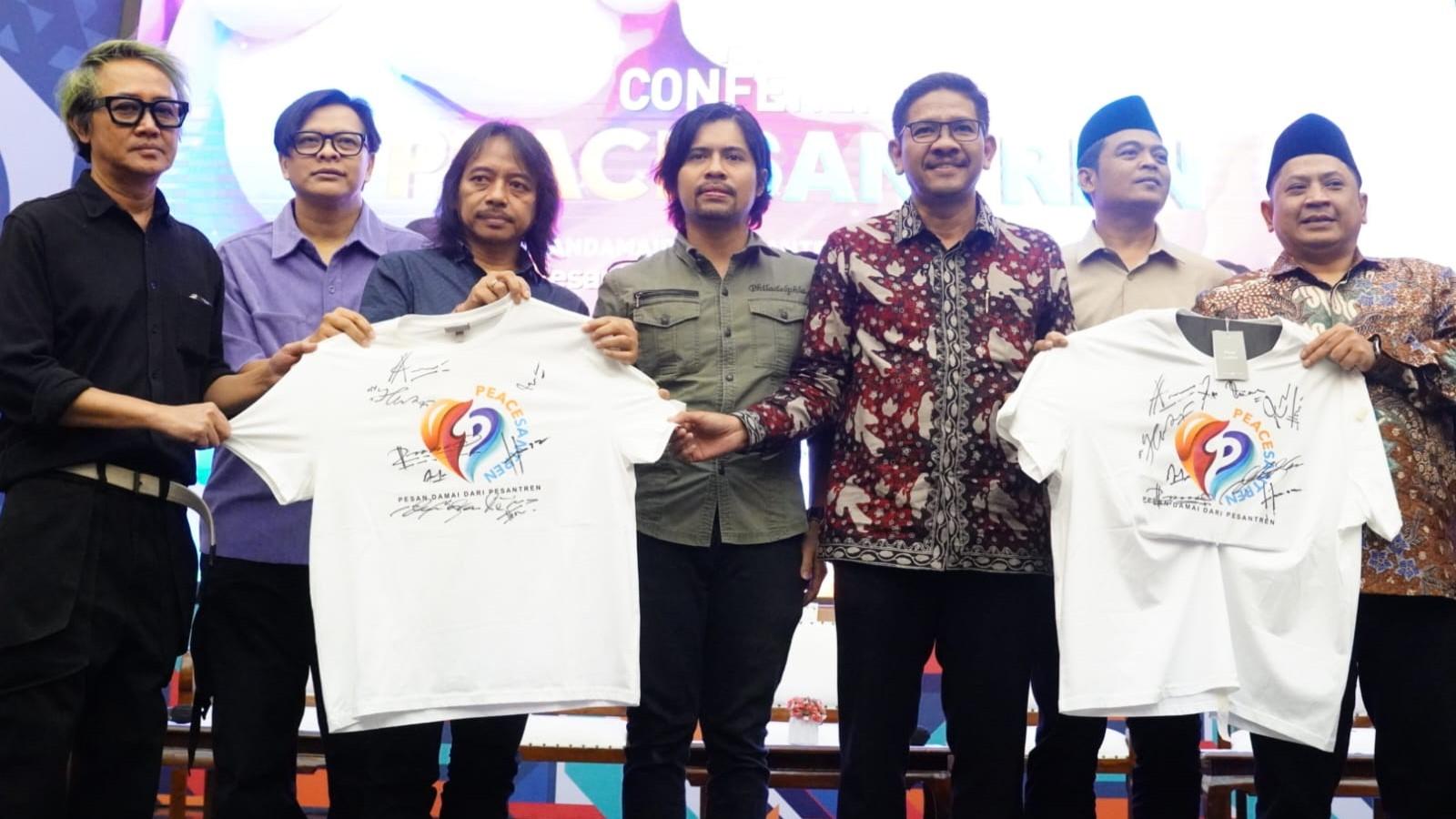 Tebar Kedamaian Bareng Santri, Kemenag RI Gelar PeaceSantren