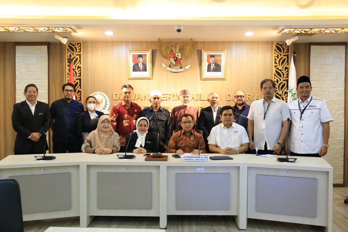 Upayakan Penyelenggaraan Haji Lebih Baik, Komite III DPD Gelar RDPU dengan AMPHURI dan APJI