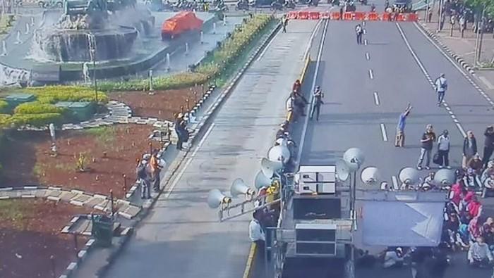 Jl Medan Merdeka Barat Ditutup Imbas Ada Demontrasi di Patung Kuda