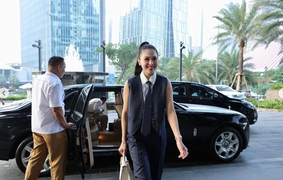 Terdaftar Atas Nama Perusahaan, Mobil Rolls-Royce Sandra Dewi Belum Bayar Pajak