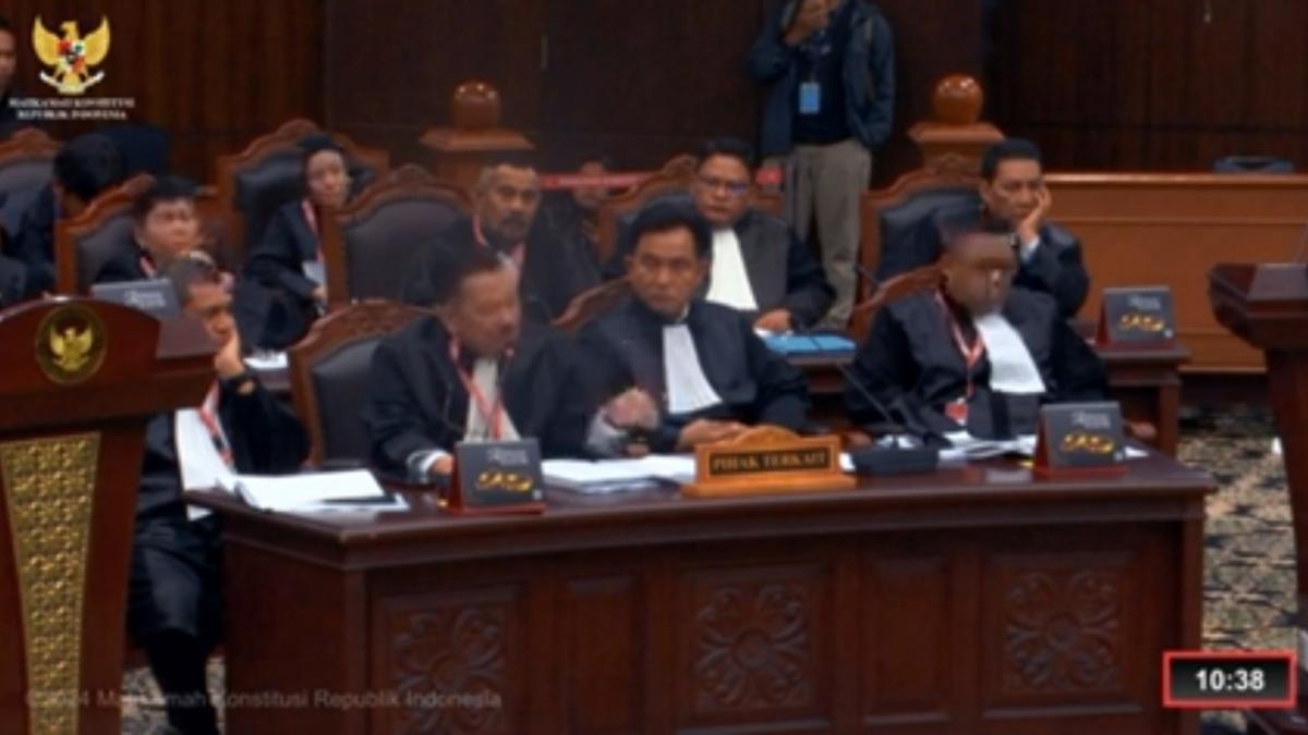 Otto Hasibuan ke Faisal Basri: Apa Salah Pemerintah Salurkan Bansos?