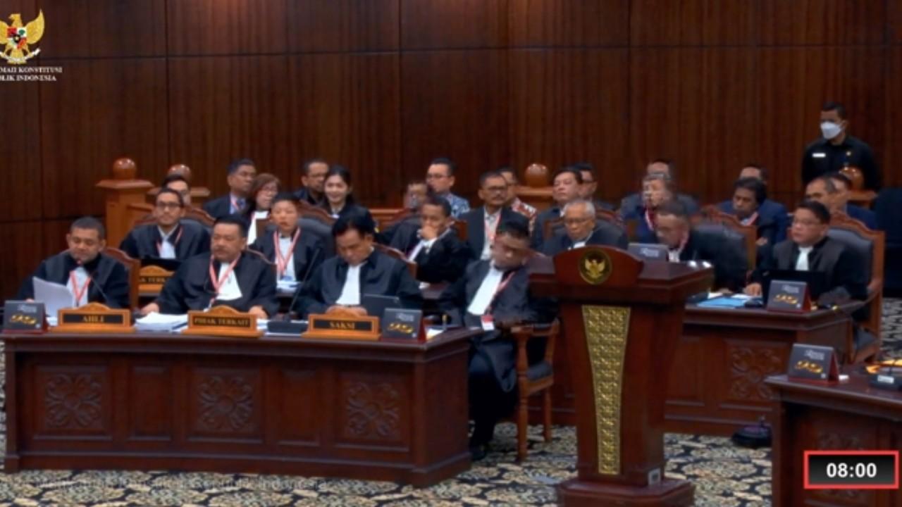 Yusril Bela Eddy: Bambang Widjojanto Tersangka Seumur Hidup!