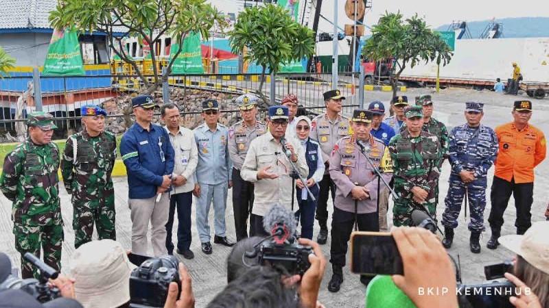Menhub Budi Pastikan Kelancaran Angkutan Lebaran di Pelabuhan Gilimanuk