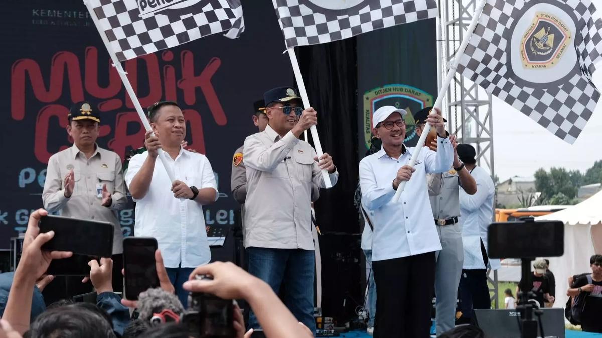 Menhub Lepas Keberangkatan Penumpang Mudik Gratis dengan Bus