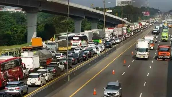 Volume Kendaraan Normal, Rekayasa Lalin Tol Japek Dihentikan
