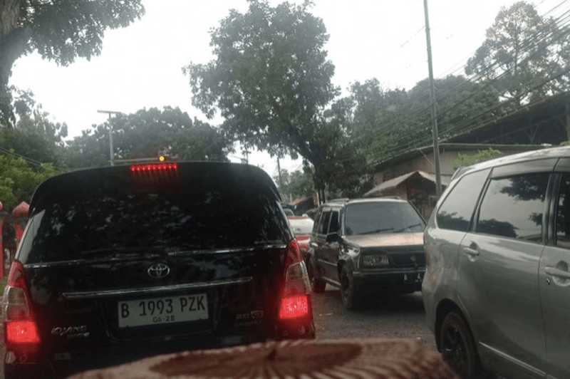 Arus Lalu Lintas di Jalur Pantai Carita-Anyer Padat Merayap