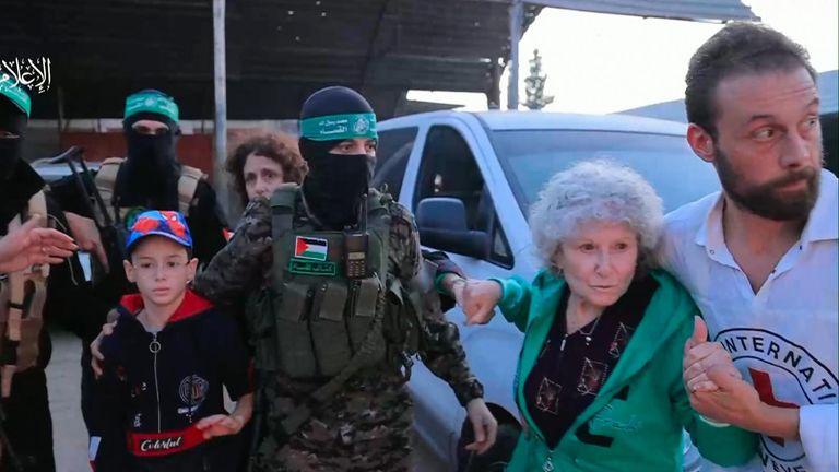 Hamas Pertimbangkan Lepas 33 Sandera Israel