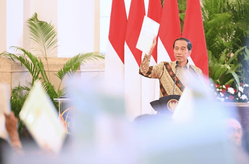 Ke Mana Jokowi Berlabuh?