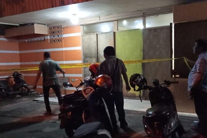 Polisi bakal Periksa Sampel Makanan RM Padang Isi Belatung di Ambon