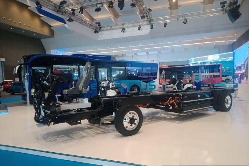 Mobil Anak Bangsa Perkenalkan Kendaraan Listrik Terbaru di Ajang PEVS 2024