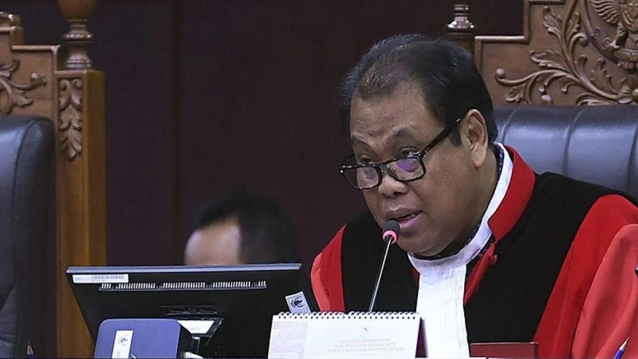 Hakim ke Peserta Sidang MK yang Telat: Kalau di Korut Ditembak Mati!