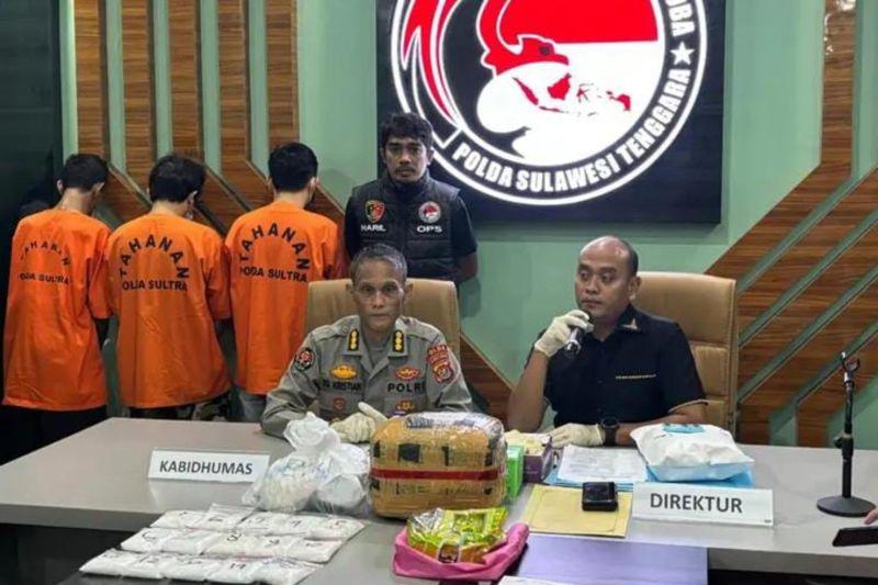 Polda Sultra Sita 5,4 Kg Sabu dan Ganja, 3 Orang Ditangkap