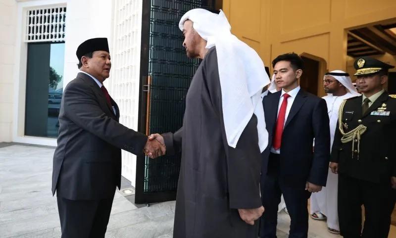 Kunjungi Abu Dhabi, Prabowo Perkenalkan Wapres Terpilih Gibran ke Presiden UEA