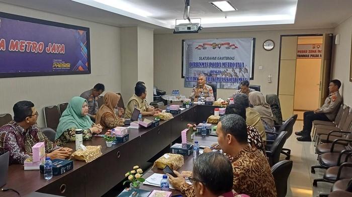 Polisi-Kepsek Dialog Bahas Pencegahan Tawuran Pelajar