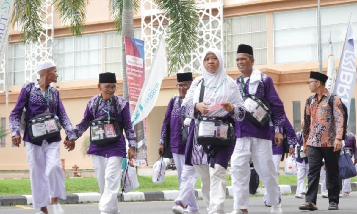 Jemaah Calon Haji Diminta Kenakan Pakaian Ihram sejak di Embarkasi Medan