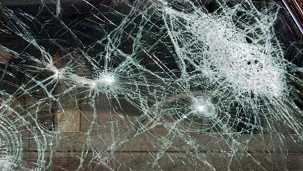 Gran Max Tabrak Pohon-Warung di Pakansari Bogor, 1 Orang Tewas dan 3 Luka