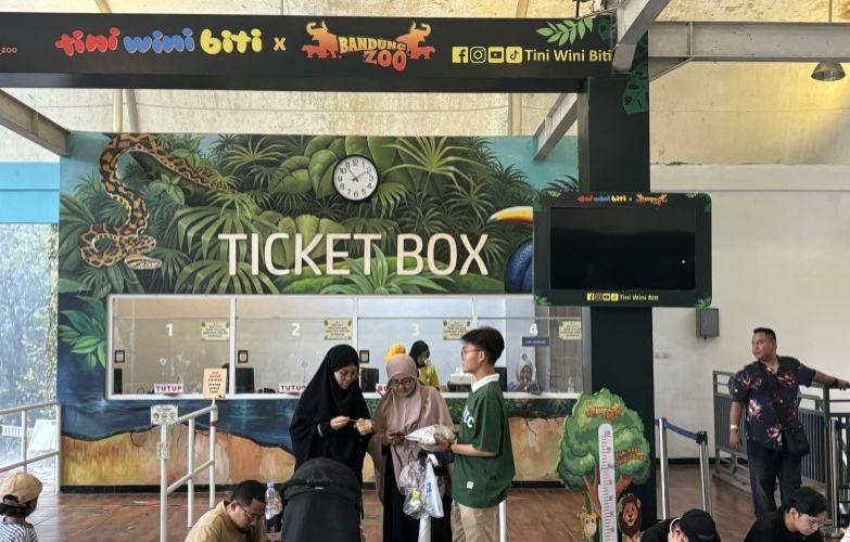 Bandung Zoo Catat 1.500 Pengunjung selama Libur Waisak