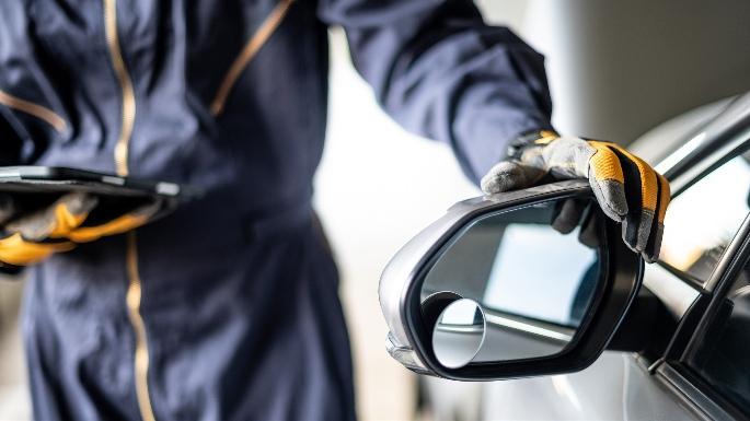 Mudah Tak Perlu ke Bengkel, Ini Step By Step Ganti Sendiri Spion Mobil di Rumah