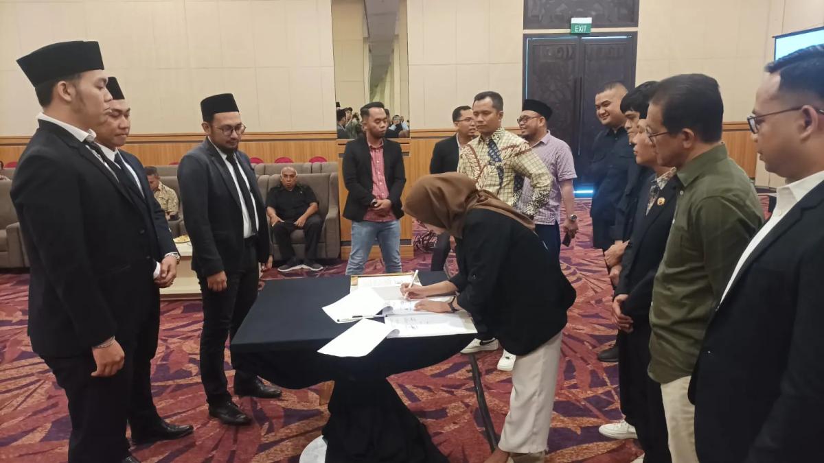 Bawaslu Kota Balikpapan Lantik 18 Panwascam, Kawal Pilkada 2024
