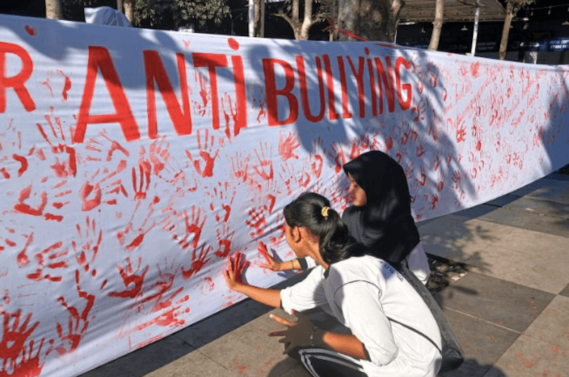 Masyarakat dan Pelajar di Jember Kampanyekan "Stop Bullying"