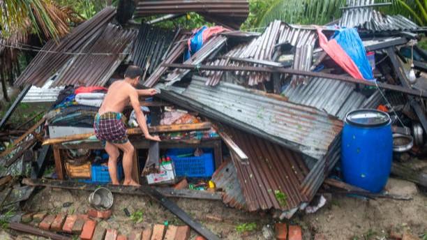 Miris! 800 Ribu Warga Bangladesh Dievakuasi Imbas Diterpa Topan Remal