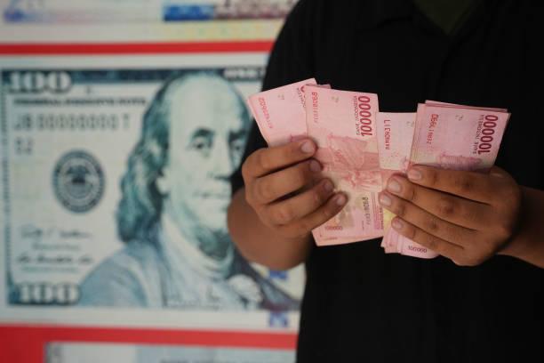 Dolar AS Menguat di Rp16.200 Ternyata Bikin Jokowi Ketar-ketir